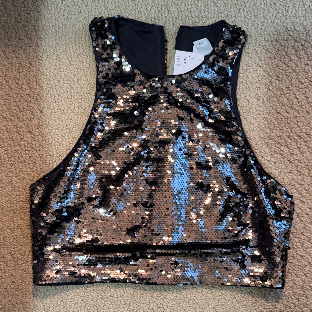 Sequin tank